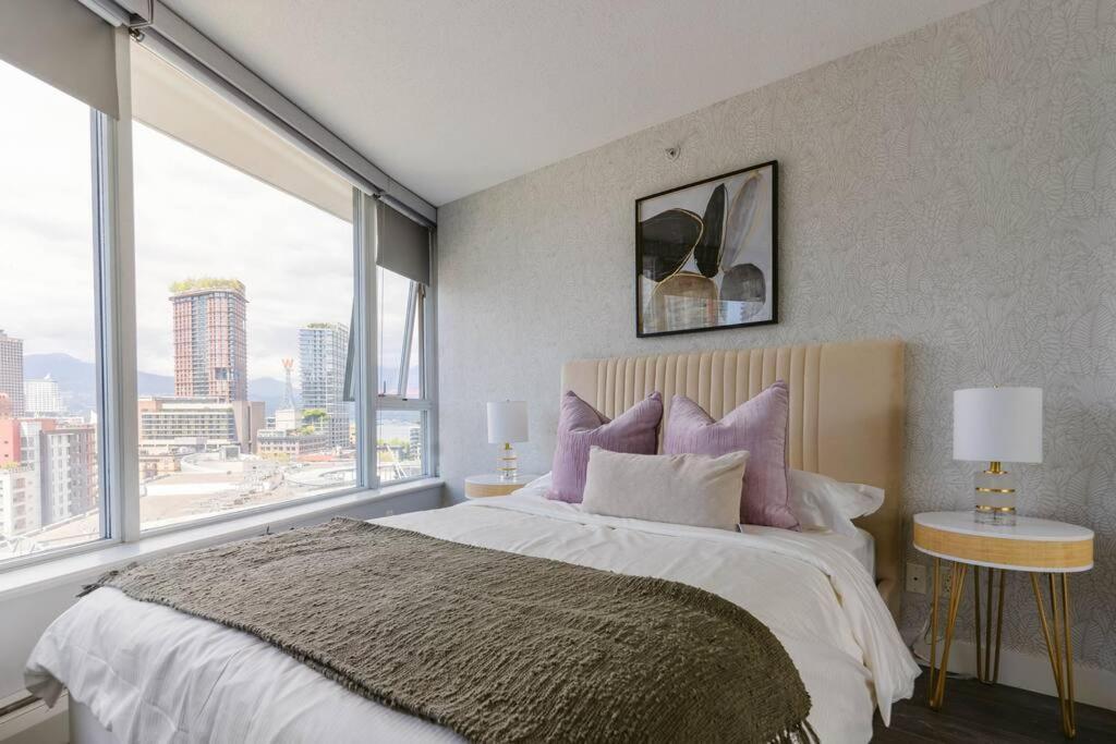 Downtown King Suite-Surround Views-Pool/Gym/Parkng Vancouver Exterior foto