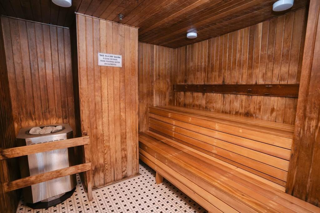 Downtown King Suite-Surround Views-Pool/Gym/Parkng Vancouver Exterior foto