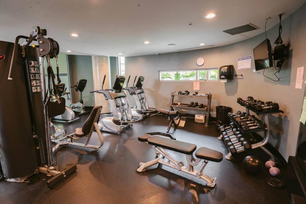 Downtown King Suite-Surround Views-Pool/Gym/Parkng Vancouver Exterior foto